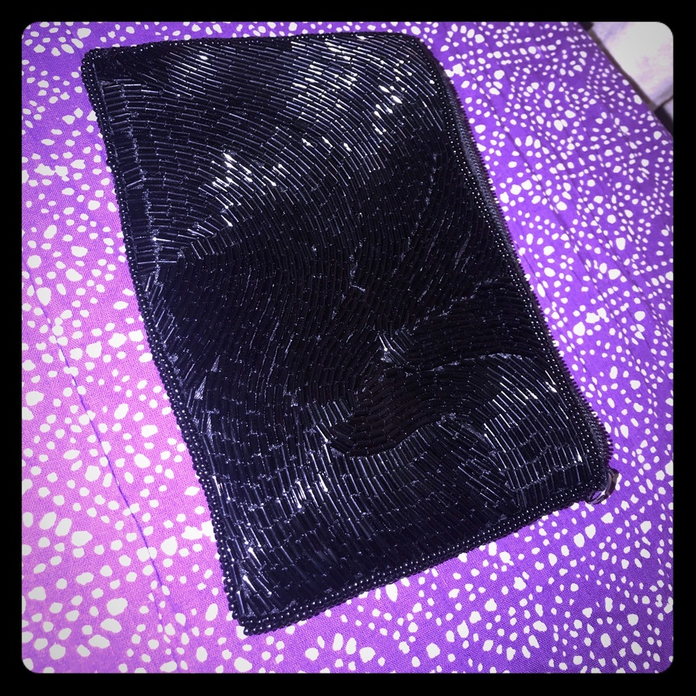 Sequins detailed clutch